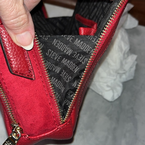 Steve Madden Crossbody shoulder bag NWOT Red VEGAN 1/2 Leather 1/2 Suede Look - Picture 11 of 14